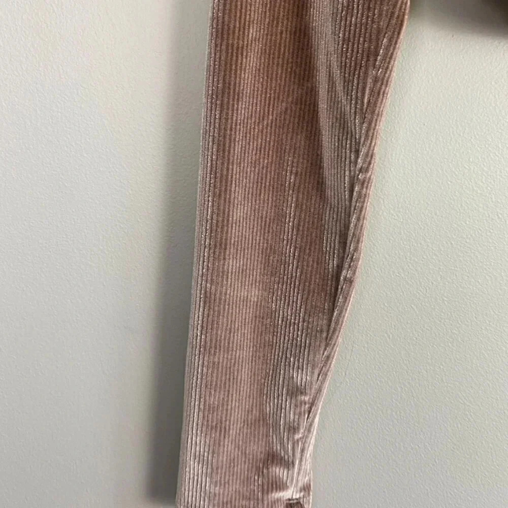 NWT Urban Outfitters Pink Velvet Crop Top - Picture 6 of 13